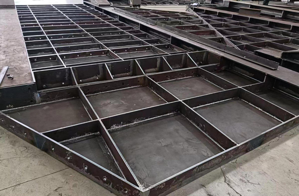 法國(guó)破碎站卸料斗項(xiàng)目 法國(guó)破碎站卸料斗項(xiàng)目